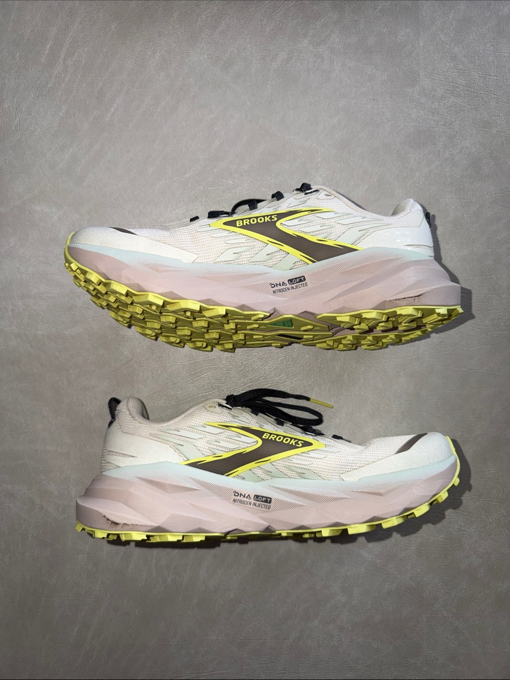 Brooks Women’s Cascadia 19 Trail Running Shoes - Picture 8 of 14